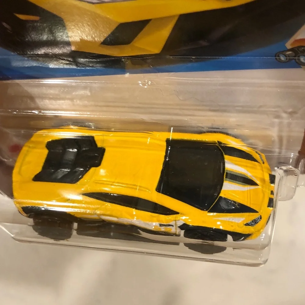 Mattel Hot Wheels Lamborghini Huracán Sterrato - Yellow and Black